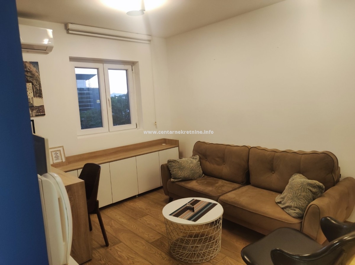 Izdavanje, garsonjera 30m2, Preko Morače, Podgorica